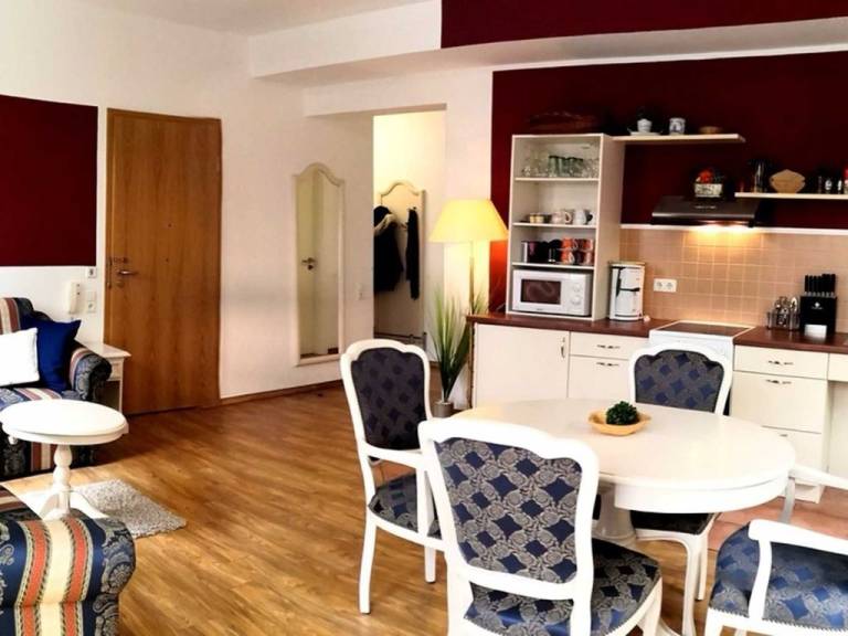 Ferienwohnung mit Hund inOstseebad, Rügen  f&uuml;r max. 4 Personen