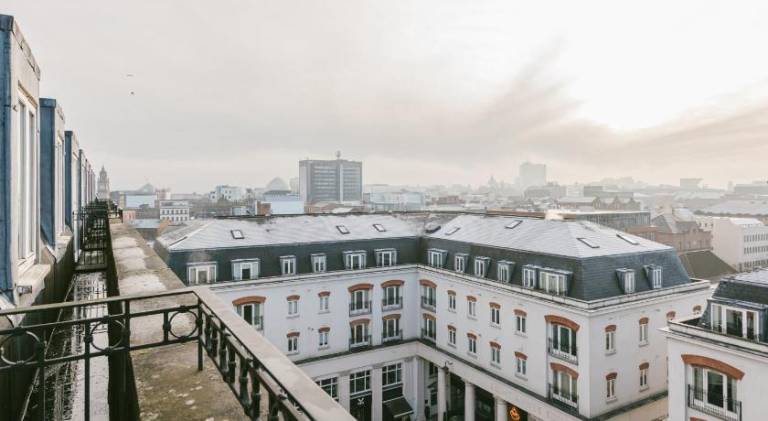 Chic 2Bed 2Bath apartments by Luxus in City Centre Free Secure Parking — photo 3