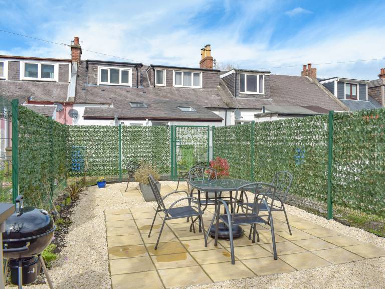 Cottage with barbeque & yard | River view — photo 2