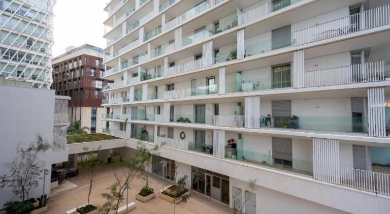 Apartment with terrace — photo 3
