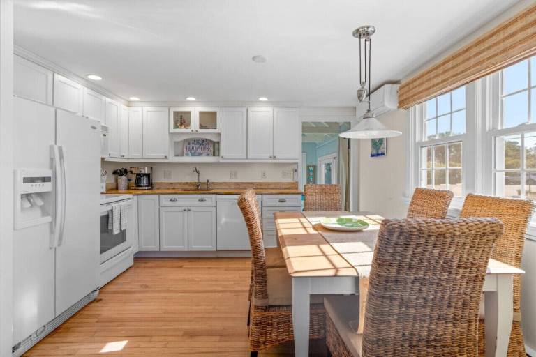 House  West Yarmouth