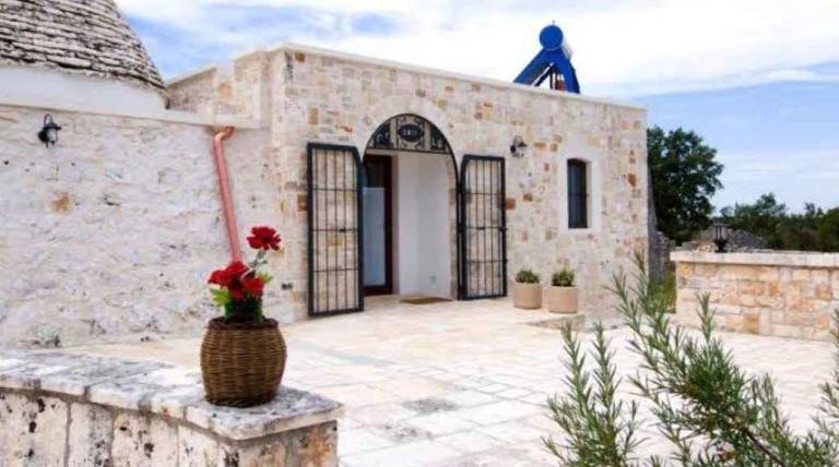 Vacation home with private pool & yard — photo 4