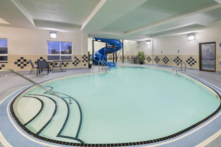 Best Western Premier Freeport Inn Calgary Airport — photo 4