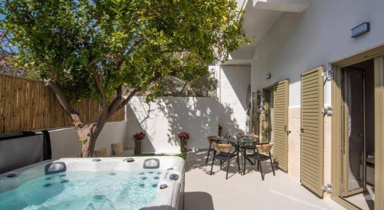 Rental apartment with jacuzzi, BBQ & garden — photo 3