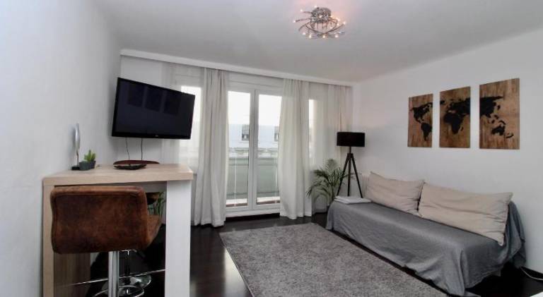 Balcony Apartment - Next to Opera in Vienna