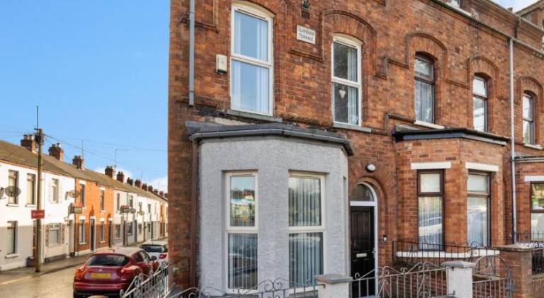 Villa with patio | Pets allowed in Belfast