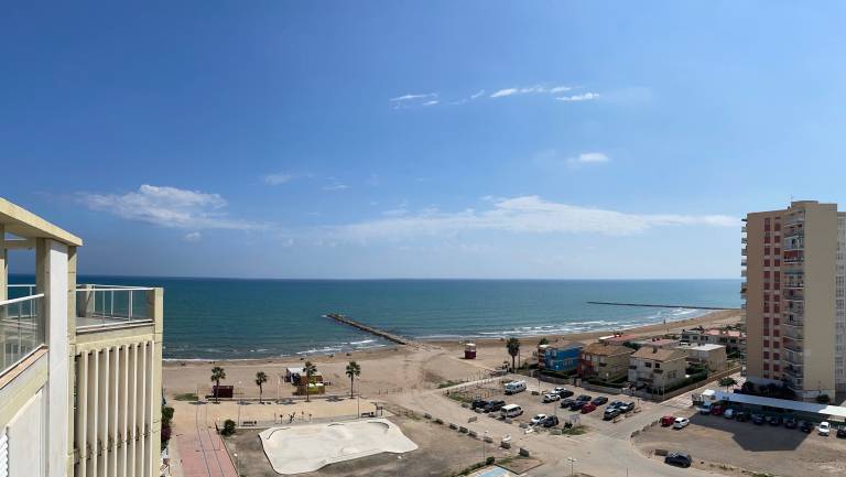 MODERN DUPLEX PENTHOUSE ON THE BEACH — photo 2
