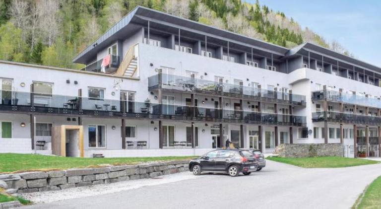 Resort by the Lake - Pool & Sauna in Voss