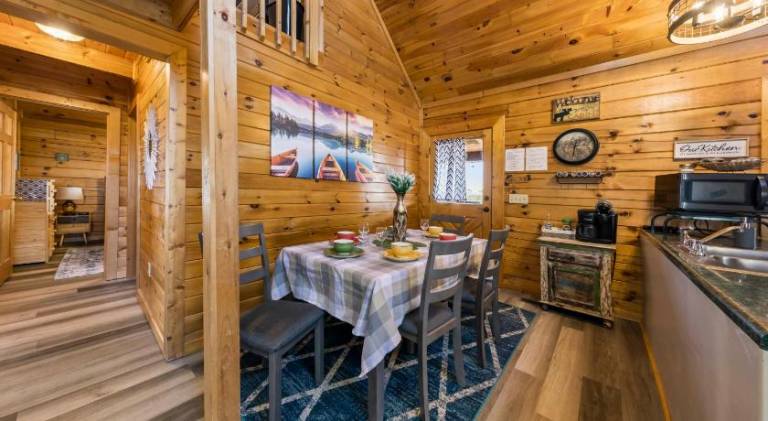 Beautiful house with pool & hot tub | Pets are welcome — photo 5