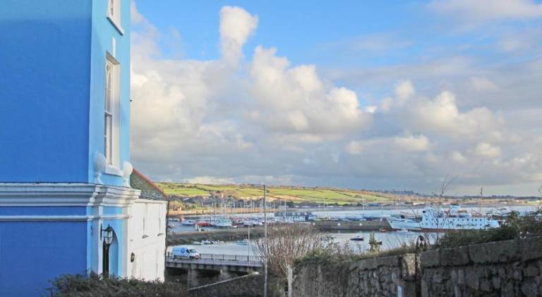 Spacious rental apartment | Dogs allowed in Penzance