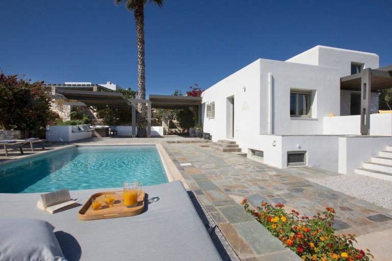 Villa Naoussa