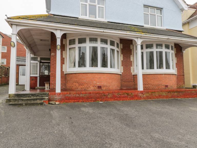 Family-oriented charming cottage with garden | Beach view | Beach nearby | Pets are welcome — photo 3