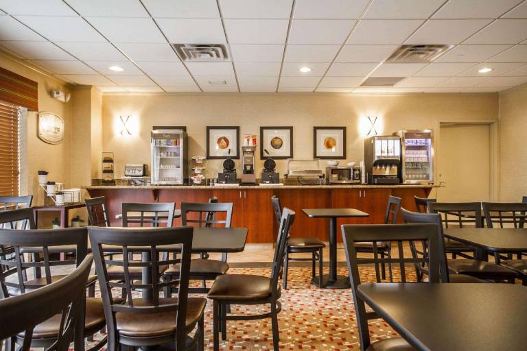 Sleep Inn & Suites Milwaukee Airport — photo 4