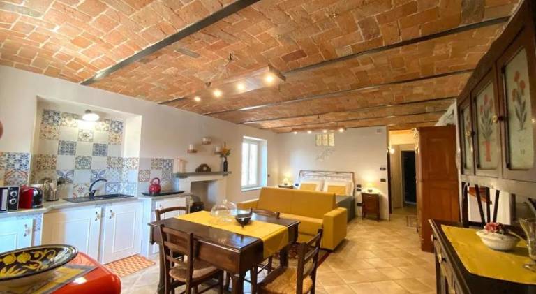 Vacation home with garden in Serralunga d'Alba