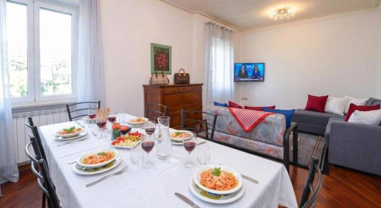 Desenzanoloft Villa Palm Garda Beach official partner Homes and Villas by Marriott Bonvoy — photo 2