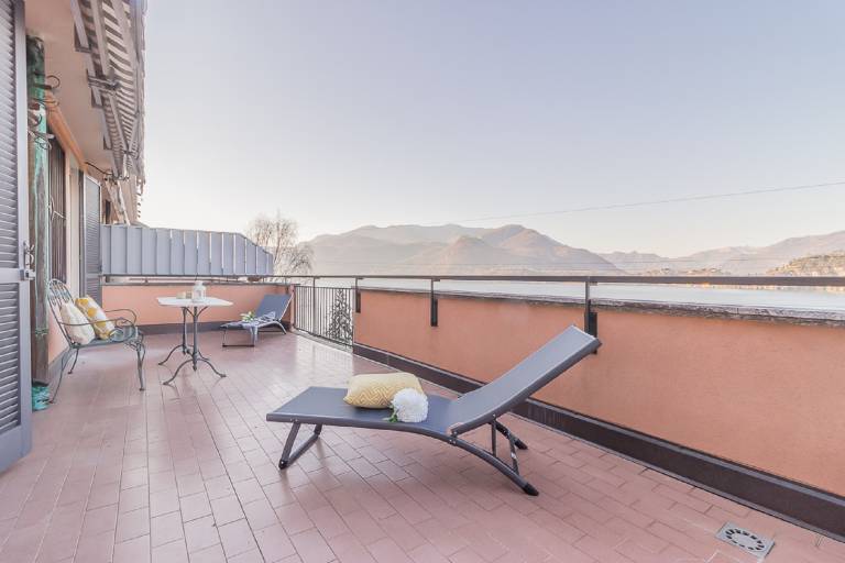 Holiday apartment with terrace, BBQ & garden — photo 3