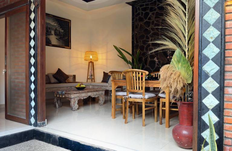 Villa with pool & terrace — photo 4