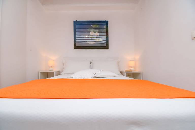 Apartma Slatine