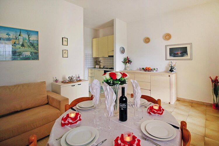 Holiday apartment with garden, patio & barbecue — photo 3