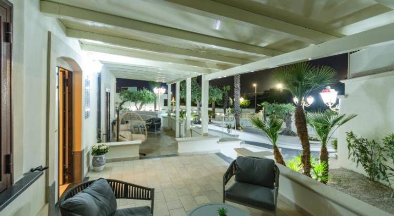 Villa with jacuzzi & pool | Pets allowed — photo 3