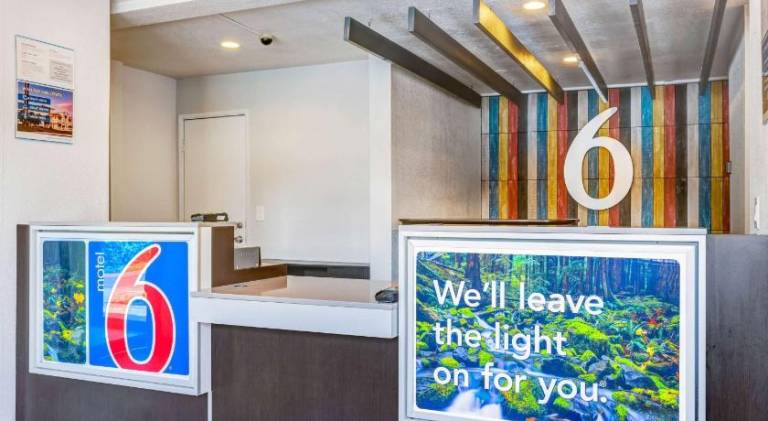 Motel 6 Kirkland, WA - North Kirkland — photo 3