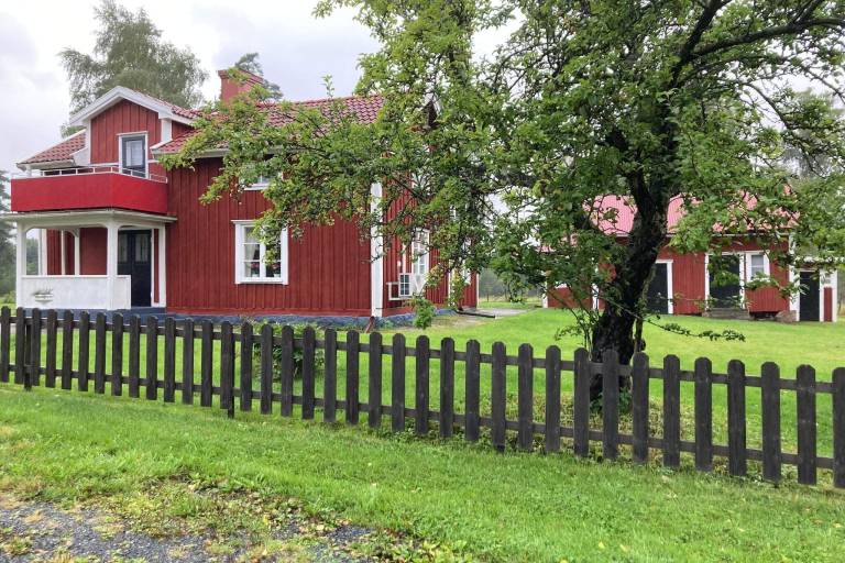 Vacation home with garden — photo 3