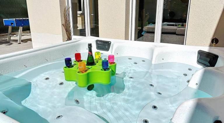 Villa with 1 room for 11 persons in Compiègne