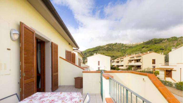 New two room Giulia just outside the village of Marina di Campo — photo 2
