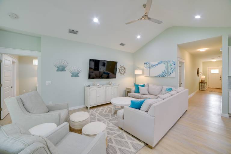 West End Home w/ Yard < 1 Mi to Beach Access! — photo 5