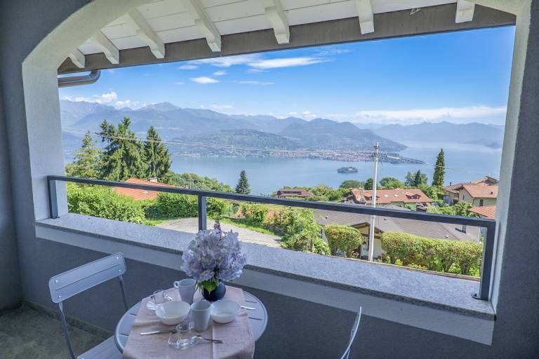 Fully equipped rental apartment with jacuzzi & garden | Garden view | Pet-friendly — photo 3