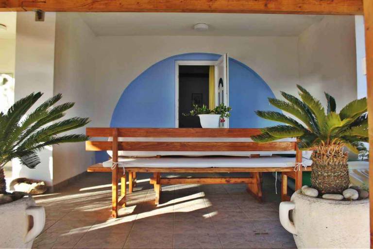 Holiday apartment with barbecue, yard & patio — photo 4