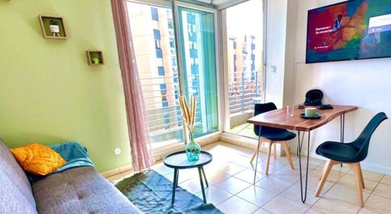 Apartment with 1 room for 2 persons in Villeurbanne