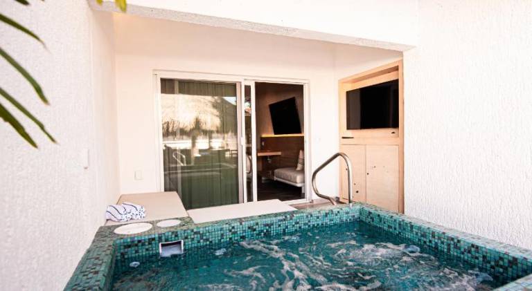 Bahia Hotel and Beach House — photo 5