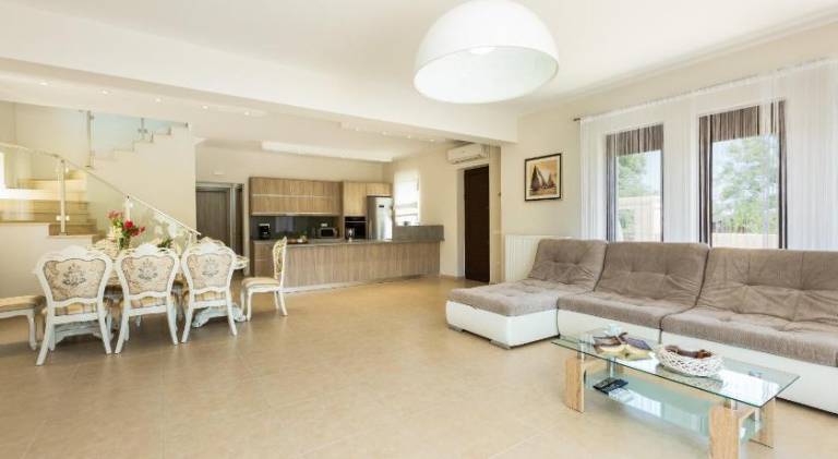 Villa with pool | Beach nearby | Pet-friendly — photo 5