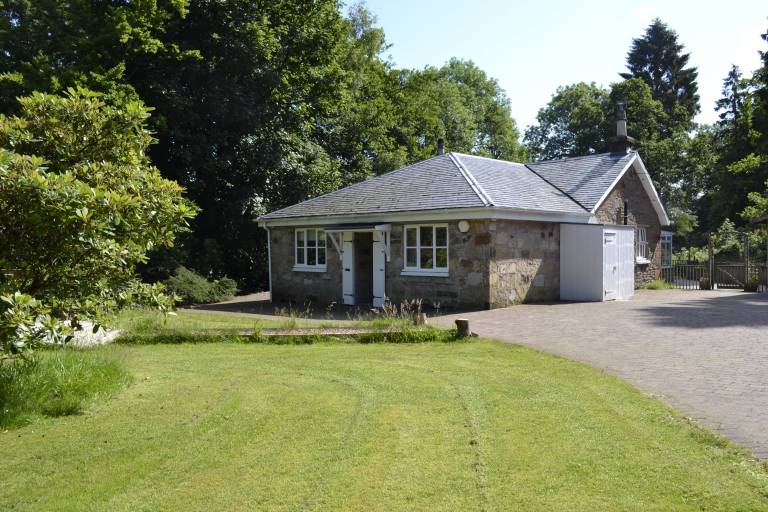Cottage  Balloch