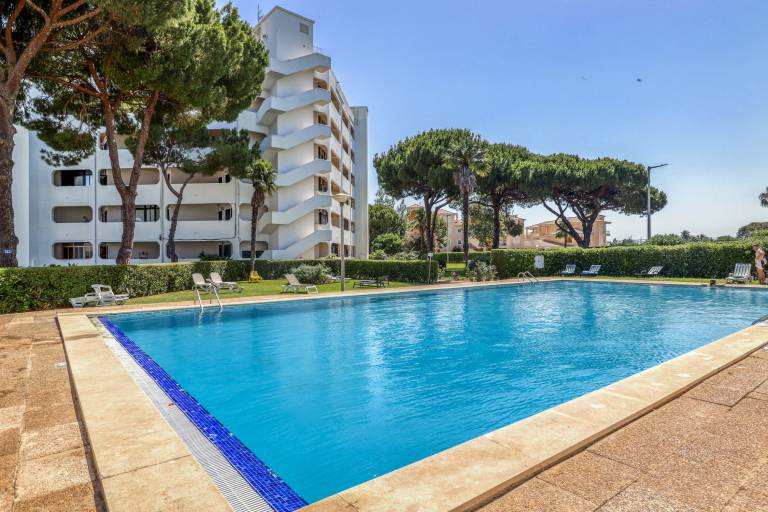 Fully equipped holiday apartment with pool & terrace | Pet-friendly in Loulé