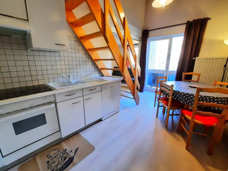 Jetay Residence Apartment with mezzanine for 6 people