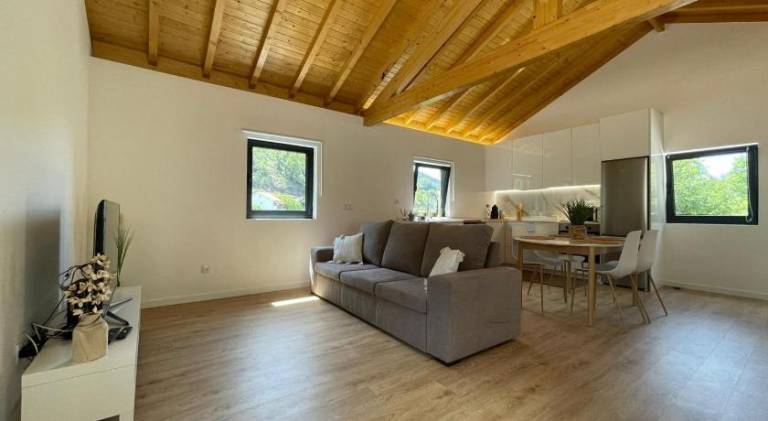Fully equipped lovely chalet with garden, patio & BBQ | Suitable for remote work | Dogs allowed — photo 2