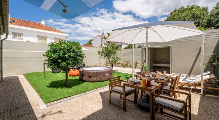 Fully equipped spacious house with hot tub, terrace & yard | Pets allowed — photo 2