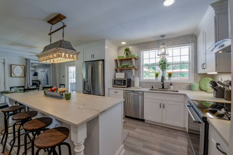 Vacation home with garden, grill & private pool | City view — photo 2