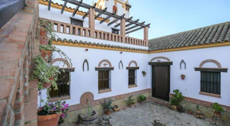 Fully equipped beautiful house with private pool, terrace & BBQ | Pet-friendly — photo 5