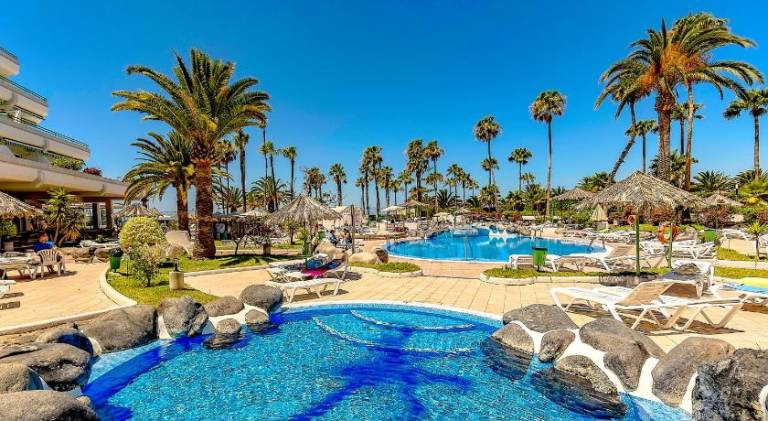 Pleasant holiday apartment with terrace, garden & pool | Beach nearby | Dogs allowed in Adeje