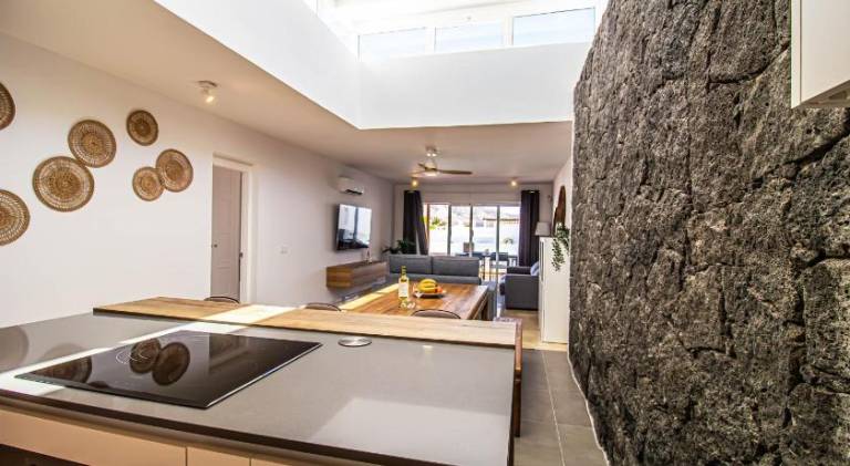 Villa with patio, private pool & barbeque | Good for workation — photo 3