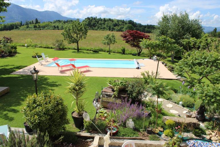 Gite with garden & patio — photo 2