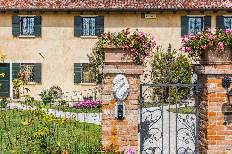 Children-friendly charming villa with hot tub, barbecue & garden | Nature view | Perfect for remote work | Pets allowed — photo 4