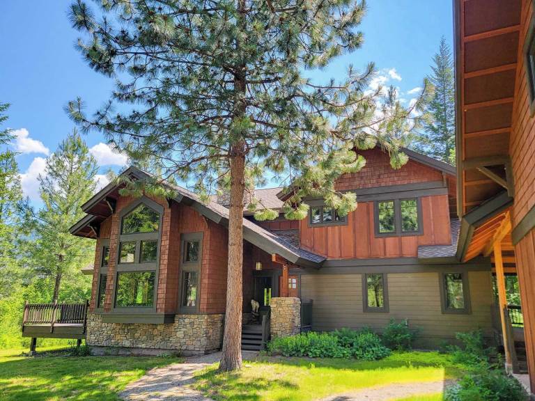 Cabin  Mazama