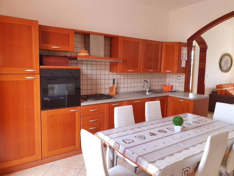 Family-friendly villa with yard | Garden view | Beach nearby | Pets allowed — photo 4