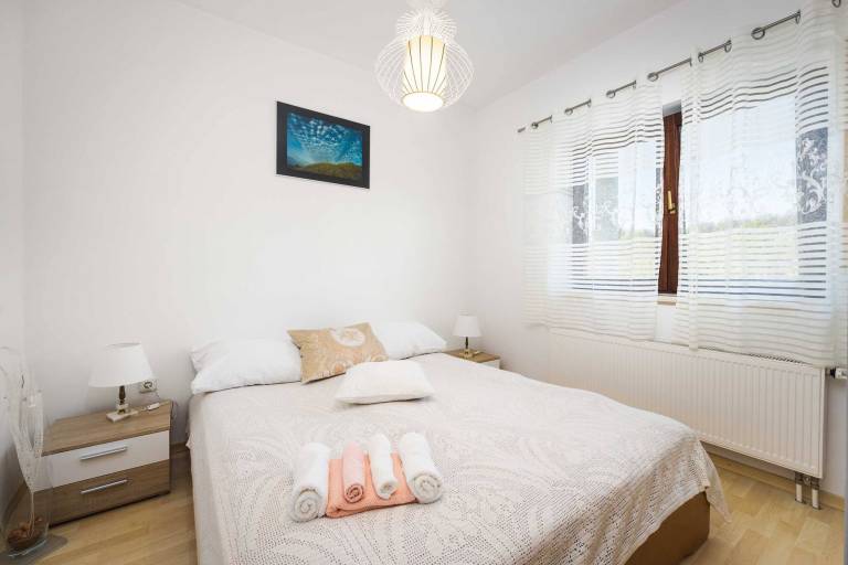 Family-friendly apartment with grill, patio & yard | Pet-friendly — photo 3