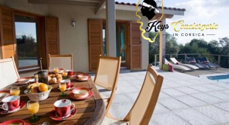 Villa with pool — photo 4