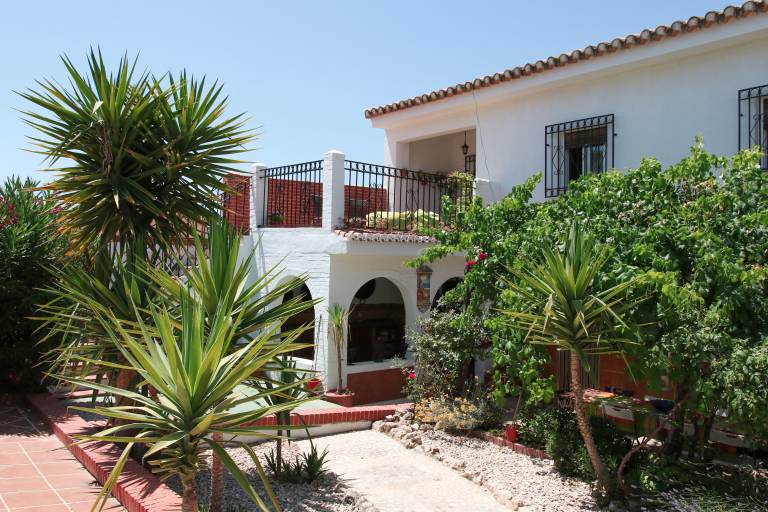 Child-friendly wonderful villa with BBQ, terrace & private pool | Mountain view | Pet-friendly — photo 4